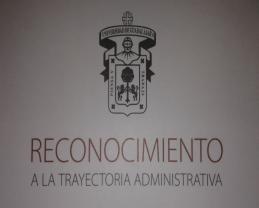 Reconocimiento a la trayectoria administrativa